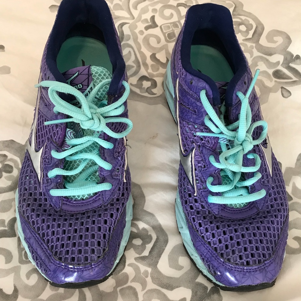 Mizuno Wave Rider size 8